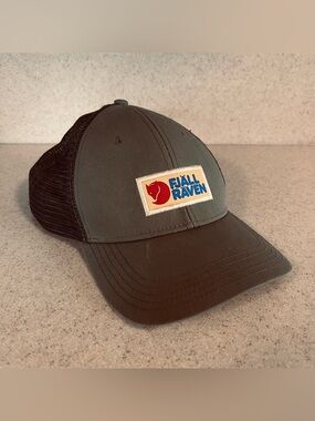 Fjallraven Logo Trucker Hat Green